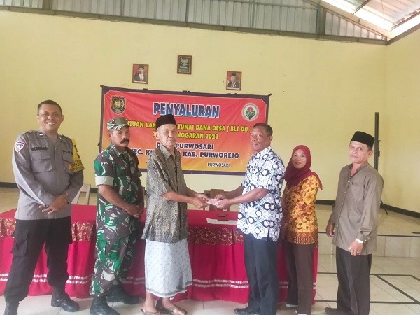 21 KPM Desa Purwosari Terima BLT DD Triwulan IV