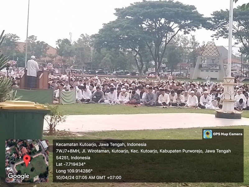 100424_Monit_Shalat_Eid.jpg