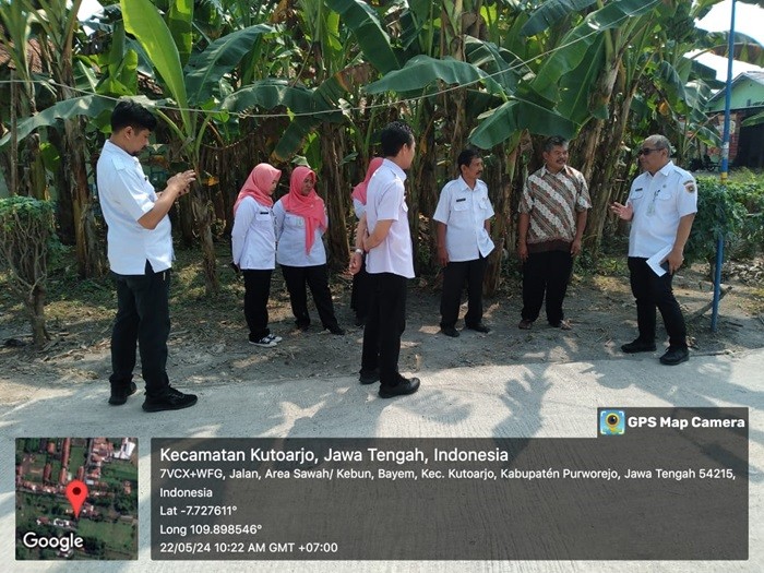 Monitoring Pembangunan Rabat Veton Makam Kelurahan Bayem