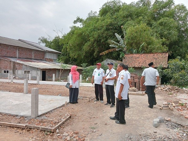 Monitoring Pembangunan Pasar Gembor Desa Wirun